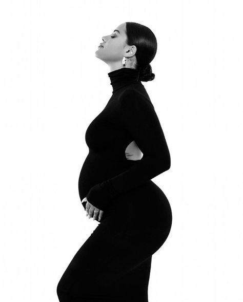 Black Women Maternity Shoot, Maternity Shoot Black Women, Home Maternity Photography, Maternity Shoot Outfit, Studio Maternity Shoot, Maternity Picture Outfits, Maternity Studio Photoshoot, Katya Elise Henry, Studio Maternity Photos