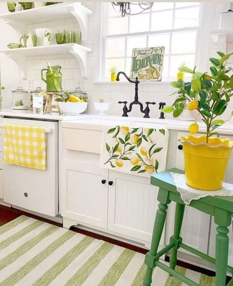 Yellow Kitchen Accessories, Yellow Kitchen Walls, Spring Kitchen Decor, Green Kitchen Decor, Lemon Kitchen Decor, Yellow Kitchen Decor, Fall Kitchen Decor, Appartement Design, التصميم الخارجي للمنزل