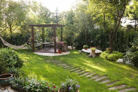 Landscaping Big Backyard, How To Make A Backyard Oasis, Hammock Backyard Ideas, Big Backyard Design, Big Backyard Ideas Landscaping, Big Backyard Landscaping, Large Backyard Ideas Layout, Big Backyard Ideas, Garden Formal