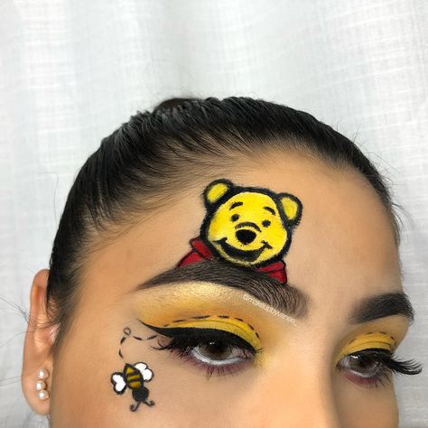 Winnie The Pooh Hairstyle, Winnie The Pooh Makeup Halloween, Winnie The Pooh Face Paint, Winnie The Pooh Makeup, Pooh Makeup, Pooh Costume, Disney Eye Makeup, Tiger Makeup, Winnie The Pooh Costume