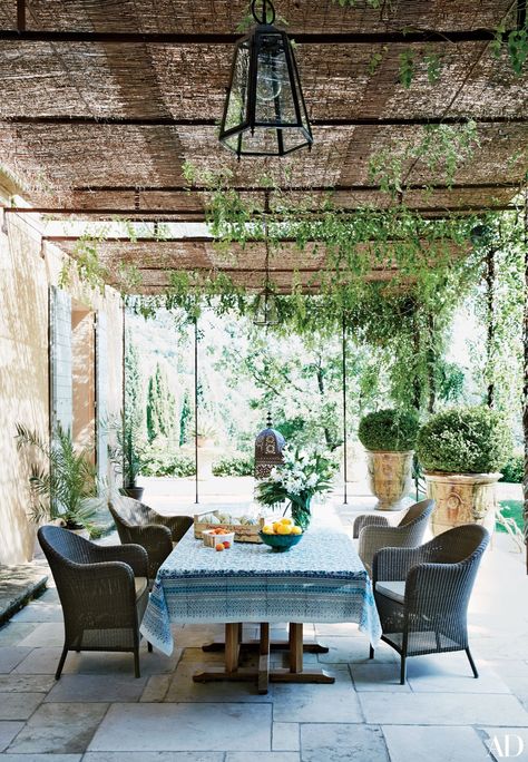 Now that the days are growing warmer, it’s the perfect time to prep your patio for the summer entertaining that lies ahead. Pergola Metal, Iron Pergola, Pergola Ideas, Metal Pergola, Pergola Design, Outdoor Entertaining Spaces, Backyard Pergola, Patio Roof, Have Inspiration