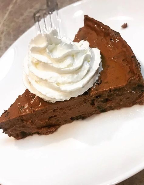 Ww Chocolate Cheesecake Greek Yogurt, Weight Watchers Pie, Ww Cheesecake, No Bake Chocolate Eclair Cake, No Bake Chocolate Eclair, Clean Silverware, Ww 2024, Ww 2023, Weight Watchers Brownies