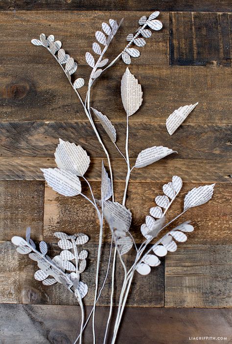 Book Page Paper Leaves - Templates & instructions Paper Crafts With Book Pages, Diy Book Page Crafts, Book Page Crafts Diy Decoration, Book Page Crafts Diy, Simple Paper Flowers, Book Page Flowers, Săpunuri Handmade, Leaf Projects, Old Book Crafts