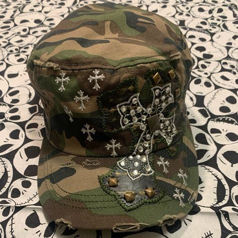 Camo Hats Outfits, Animal Print Y2k, Y2k Camo, Y2k Hats, Trashy Aesthetic, 2000s Trashy, Y2k Hat, Don Ed Hardy, Swag Hats