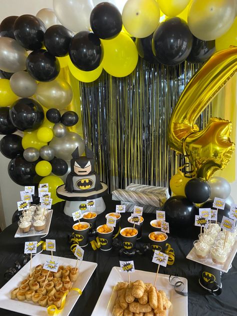 Batman Second Birthday Party, First Birthday Batman Theme, Batman Birthday Party Ideas Decoration, Batman Party Foods, Batman Birthday Party Ideas, Batman Party Decorations, Batman Themed Birthday Party, 5th Birthday Boys, Party Balloons Diy