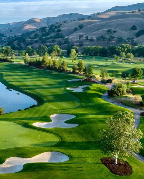 Golf Course Landscape, Golf Course Aesthetic, Vision Board Activity, Golf Aesthetics, Country Club Aesthetic, Golf Aesthetic, Golf Course Photography, Club Aesthetic, Best Golf Courses