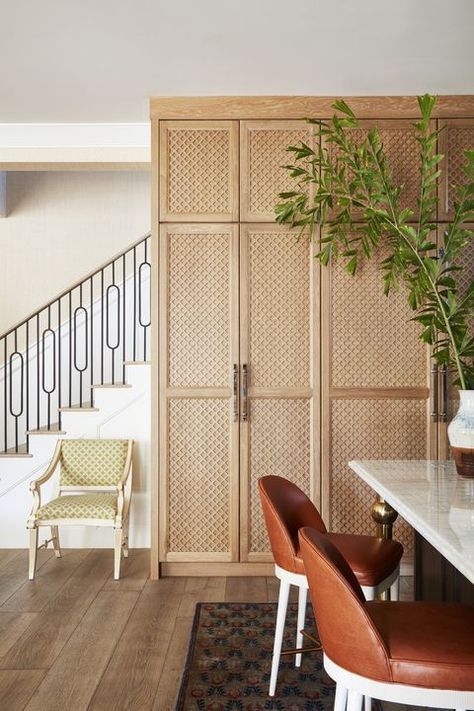 thornton naples white oak cabinetry Island Detail, Hampton Kitchen, Summer Thornton, Cabinet Detail, Sarasota Beach, Florida Kitchen, Rustic Staircase, Spec House, Florida Interior Design