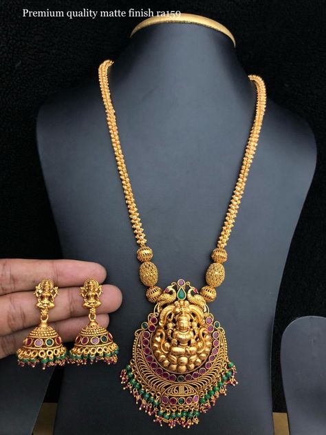 Long Neck Chains Gold, Long Chains Indian Gold, Mini Haram, Vanki Designs Jewellery, Gold Neck Chain, Indian Gold Necklace Designs, Gold Jewelry Prom, Iskcon Krishna, Aari Design