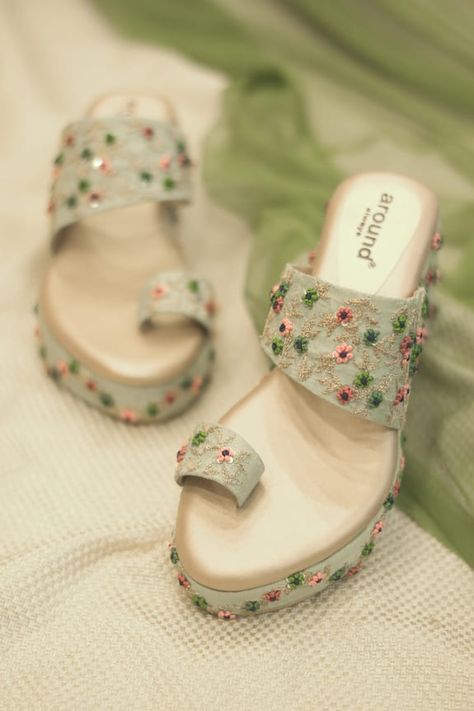 Asian Shoes, Kitten Heels Outfit, Indian Sandals, Embroidery Heels, Latest Ladies Shoes, Green Wedges, Fancy Flats, Floral Wedges, Green Embroidery