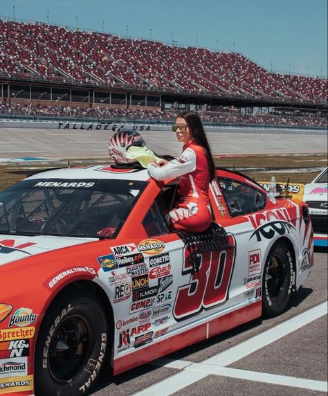 Female Racer Aesthetic, Race Car Girls, Female Race Car Driver, Nascar Racers, Female Racers, Race Car Driving, Girls Driving, Course Automobile, Car Racer