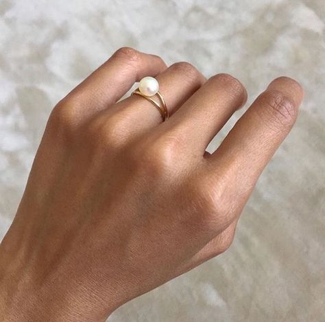 Pinterest: camrynjoycee Proposal Ring, Ankle Bracelets, Pearl Ring, Jewelry Inspiration, Sake, Just In Case, Anklets, Gold Jewelry, Jewelry Accessories