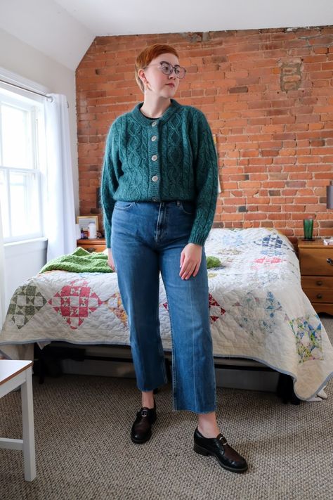 Everlane Way-High Jean Review - On a Size 30 - Leah Wise - StyleWise Everlane Way High Jean, Curvy Jeans Outfit, Everlane Outfit, Everlane Jeans, Curvy Jeans, Fall Fits, Long Torso, High Rise Denim, Vintage Sweaters