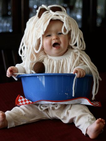 Love it.  Not enough to have a kid in order to make this happen. But it's great. Meatball Costume, Halloween Fest, Baby Kostüm, Diy Halloween Costume, Creative Costumes, Fantasias Halloween, Cute Costumes, Baby Halloween Costumes, Naha