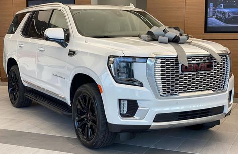 2023 Denali Yukon, White Gmc Yukon Denali With Black Rims, 2025 Gmc Yukon Denali, Gmc Suv Yukon Denali, 2024 Yukon Denali, Gmc Yukon Denali 2024, Mom Car Vehicles, Gmc Denali Suv, Gmc Denali Yukon