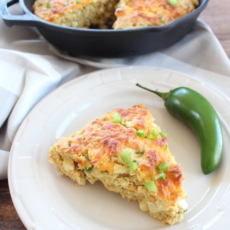 Cheddar Cornbread Recipe, Jalapeño Cheddar Cornbread, Fresh Corn Recipes, Healthy Corn, Jalapeno Cheddar Cornbread, Cheddar Cornbread, Gluten Free Cornbread, I Want Food, Jalapeno Cheese