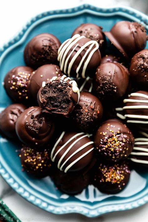 4-Ingredient Oreo Balls (Easy Recipe) - Sally's Baking Addiction Chocolate Oreo Truffles Recipe, Oreo Ball Cookies, Sally’s Baking Oreo Balls, Oreo Chocolate Balls, Sally's Baking Recipes, Easy Christmas Truffles, Oreos Balls, Easy Oreo Balls Recipe, Oreo Ball Recipe