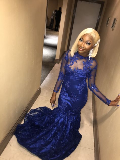 Blue Prom Dress Black Women, Black Long Sleeve Cocktail Dress, Prom Slay, Spring Outfits 2020, Girl Prom, Glamorous Evening Dresses, African Prom Dresses, Prom Dresses Black Girls Slay, Royal Blue Prom Dresses