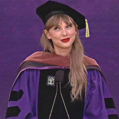 Motivational Vision Board, Purple Graduation, Taylor Swift Fotos, Girl With Green Eyes, New York University, Taylor Swift New, Doctorate Degree, Taylor Swift Speak Now, Doctorate