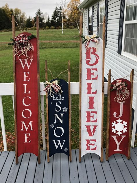 Christmas Door Leaner, Christmas Wood Crafts To Sell, Christmas Gnome Decor, Sled Decor, Outdoor Christmas Decor Ideas, Gingerbread Family, Christmas Signs Diy, Christmas Wooden Signs, Outdoor Christmas Decor