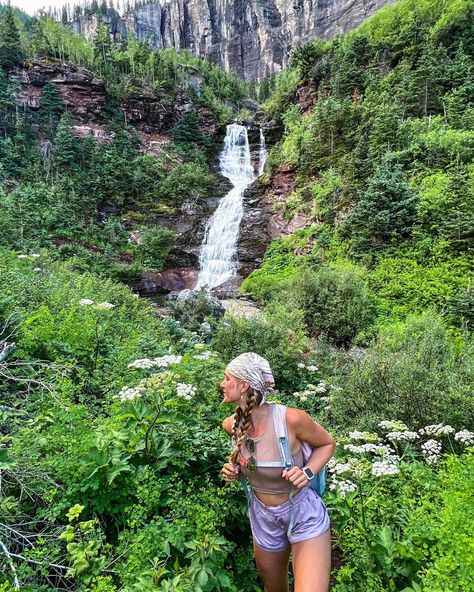 Summer Hiking Outfit Aesthetic, Colorado Camping Aesthetic, Colorado Capsule Wardrobe, Colorado Vacation Aesthetic, Colorado Fits Summer, Colorado Trip Outfits Summer, Garden Of The Gods Colorado Outfit, Colorado Inspo Pics, Colorado Spring Outfit