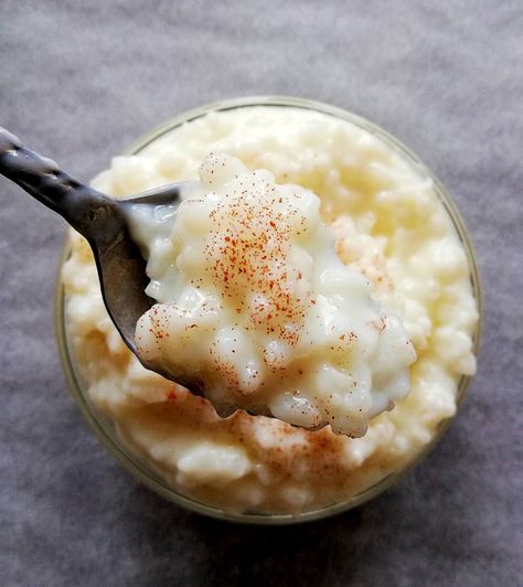 Rice Pudding Recipe (No Eggs) - Eats Delightful Rice Pudding No Egg, Pudding Without Eggs, Leftover Rice Pudding, Greek Rice Pudding, Rice Pudding Recipe Easy, Cooked Rice Recipes, Homemade Rice Pudding, Pudding Recipes Homemade, Easy Rice Pudding