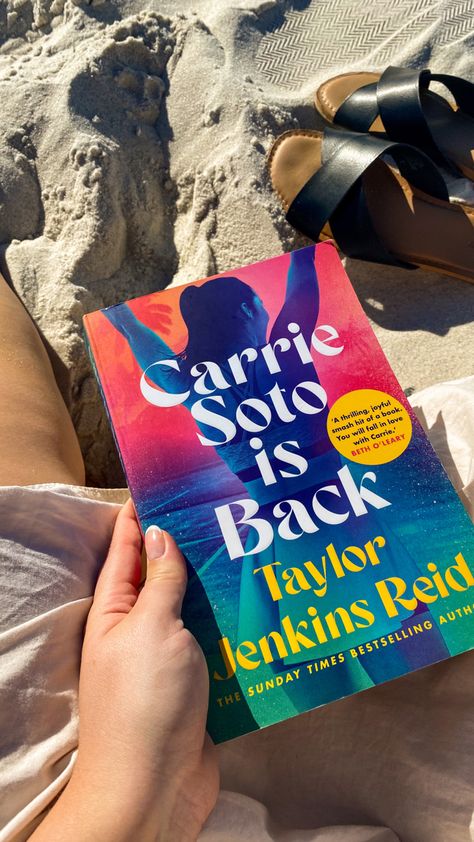 Carrie Soto Is Back Book, Carrie Soto Is Back, Summer Tbr, Taylor Jenkins Reid, Books Tbr, Summer Vision, Beach Read, Book Recs, Book Aesthetics