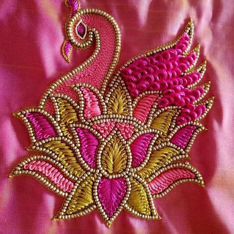 Simple aari blouse design images Peacock Blouse Designs, Peacock Embroidery Designs, Aari Blouse, Kids Blouse Designs, Blouse Design Images, Simple Embroidery Designs, Diy Embroidery Designs, Wedding Blouse Designs, Aari Work Blouse