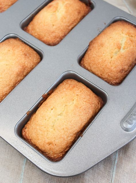 Easy Mini Loaf Cakes, Small Pound Cake Loaves, Poundcake Loaf Packaging, Mini Cream Cheese Pound Cakes, Mini Quick Breads, Mini Loaf Pan Bread Recipes, Mini Pound Cakes Loaves, Small Loaf Cakes, Mini Loaves Of Bread For Gifts