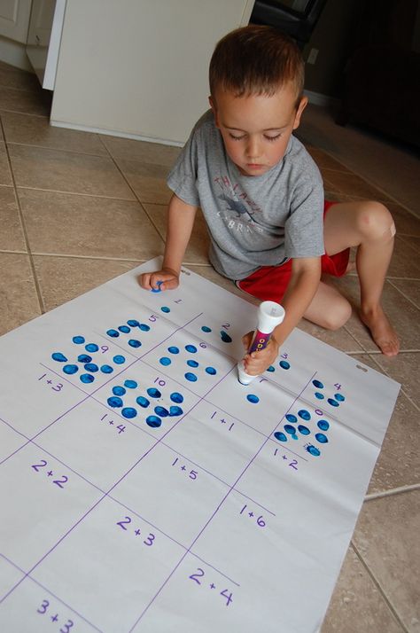 LOVE this idea! Use two different colored bingo dabbers to show an addition problem!  This would also be great for multiplication! Bingo Dabber, June Activities, Aktivitas Montessori, Math Addition, Homeschool Math, First Grade Math, Preschool Math, Math For Kids, Elementary Math