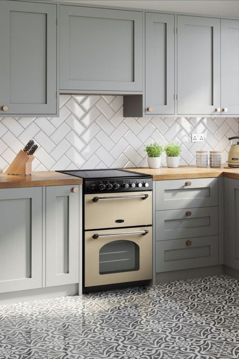 Rangemaster Freestanding cooker Kitchen Design Open Plan, Rangemaster Cooker, Traditional Kitchen Designs, Cornish Cottage, Freestanding Cooker, Open Plan Kitchen Diner, Traditional Kitchen Design, Kitchen Design Open, Range Cooker