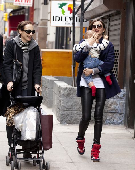 Isabel Marant Sneakers Outfit, Miranda Kerr Street Style, Wedge Sneakers Outfit, Wedges Outfit, Clara Alonso, Miranda Kerr Style, Isabel Marant Sneakers, Isabel Marant Shoes, The Blonde Salad