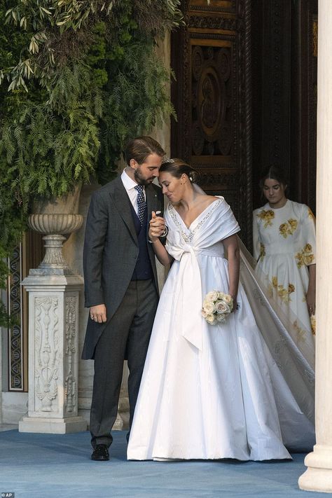 Inside Princess Diana's godson Prince Philippos wedding to Nina Flohr Nina Flohr, Greek Royalty, Low Key Wedding, Greek Royal Family, Royal Brides, Princess Beatrice, Princess Eugenie, Crown Princess Victoria, Civil Ceremony