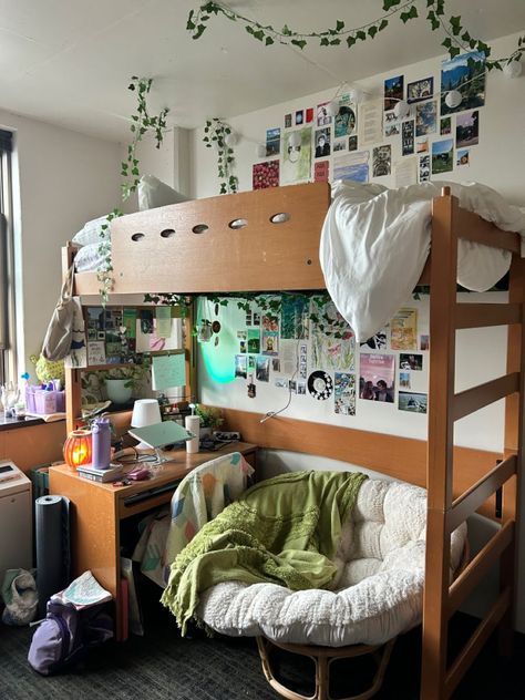 Cozy College Dorm Room Ideas, Blue And Green Dorm Room, Freshman Dorm Room Ideas, Dorm Room Lofted Bed, Blue College Dorm, Green College Dorm, Dorm Inspo Cozy, Pink College Dorm, Green Dorm Room