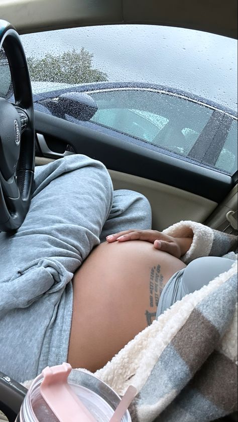 #babyboy Pregnant With Money, Pregnancy Aesthetic Photos, Pregnancy Aesthetic Black, Belly Pregnancy Pictures, Pregnancy Bump Pictures, Teen Pregnancy Aesthetic, Baddie Pregnant, Black Pregnant Women, Pregnant Black Women