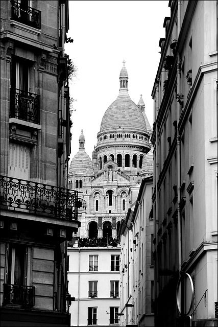 Paris Monuments, Black And White Building, Photo Voyage, Paris Black And White, Paris Dream, Timeless Photography, Architecture Drawing Art, Paris Aesthetic, School Photography