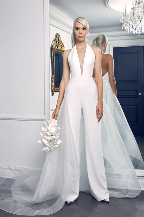 romona keveza fall 2018 halter v-neck jumpsuit Romona Keveza Wedding Dresses, Beach Style Wedding Dresses, Jumpsuit Wedding Dress, White Beach Wedding Dresses, Gaun Tulle, Wedding Dress Jumpsuit, Wedding Reception Outfit, Wedding Pants, Reception Outfit