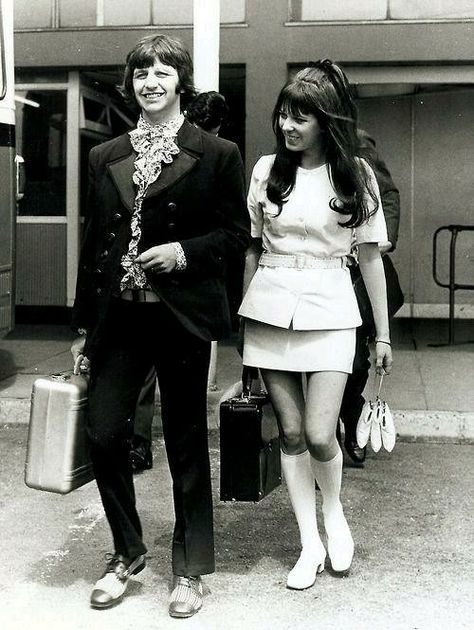 Beatles Fashion, Louise Ebel, John Lenon, Beatles Girl, Beatles Ringo, Beatles Pictures, Swinging Sixties, The Fab Four, Ringo Starr