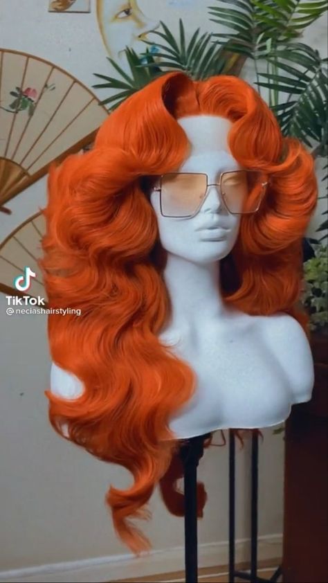 Cool Wigs For Women, Drag Style Outfit, 70s Wigs For Women, Different Long Hairstyles, Drag Outfits Fashion, Drag Wigs Styling, Wigs Aesthetics, Wig Aesthetics, Drag Hairstyles