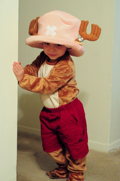 This is actually MY 3 year old as Tony Tony Chopper this past Halloween. ^_^ She loved it! One Piece Halloween Costume, One Piece Halloween, One Piece Birthdays, Family Cosplay, One Piece Chopper, Tony Tony Chopper, One Piece Cosplay, Tony Chopper, One Piece 1