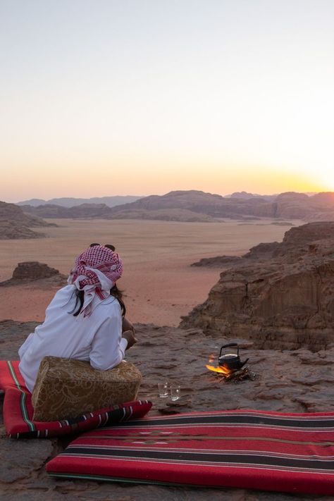 Desert Photoshoot Ideas, Wadi Rum Jordan, Gap Year Travel, Desert Photoshoot, Jordan Travel, Desert Tour, Arab Culture, Wadi Rum, Desert Vibes