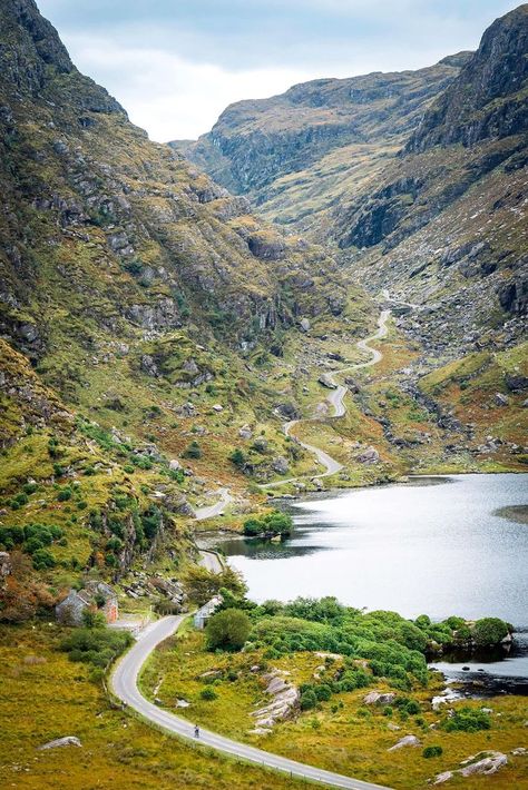 Gap Of Dunloe, Driving In Ireland, Killarney Ireland, Ireland Road Trip, Ireland Travel Guide, Visit Ireland, Killarney, Car Driving, Emerald Isle