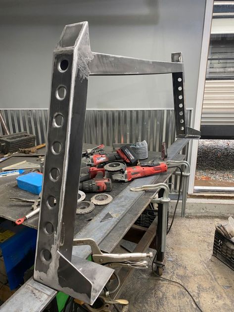 Diy Headache Rack, Custom Headache Rack, Headache Rack Ideas, Truck Headache Rack, Headache Rack Trucks, Aksesoris Jeep, Custom Ute Trays, Cantilever Carport, Flatbed Truck Beds