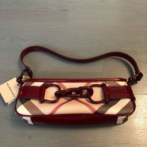 Burberry Handbag In Wine Red With The Iconic Burberry Print. New, Never Used. Comes With The Burberry Cloth Cover. Red Designer Bag, Burberry Clothes, Designer Things, Burberry Purse, Burberry Handbag, Burberry Print, Burberry Tote, Vintage Designer Bags, Burberry Vintage