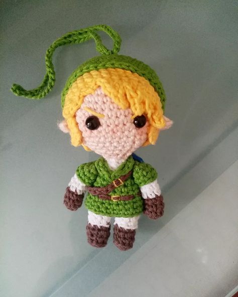 Amigurumi de link a crochet #link #linkamigurumi #legendofzelda #linkcrochet #legendofzeldaamigurumi #crochet #amigurumi #crochetlove #kawaiiamigurumi Link Zelda Crochet Pattern Free, Zelda Crochet, Link Legend Of Zelda, Crochet Gifts, Crochet Dolls, Cute Crochet, Legend Of Zelda, Key Fob, Crochet Amigurumi