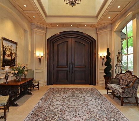 Entryway Ideas Mansion, Curved Doors Interior, Luxury House Entrance Door, House Entrance Foyer, Fancy Foyer, Fancy Entrance, Luxury Home Aesthetic, Grand Foyer Entrance, Aesthetic Home Decor