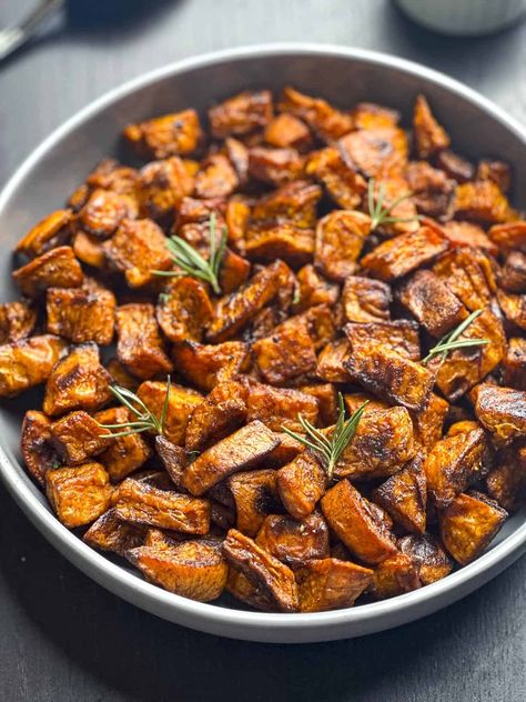 Crispy Roasted Sweet Potatoes with Fall Spices Cranberry Tartlets, Roasted Carrots And Parsnips, Apple Pork Tenderloin, Fall Favorites Recipes, Honey Roasted Carrots, Autumn Side Dishes, Seasonal Salad, Honey Roasted, Fall Spices