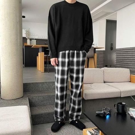 Pajama Outfit Men, Male Pajamas Aesthetic, Mens Pajamas Aesthetic, Comfy Sleeping Outfits, Male Pjs, Home Outfit Comfy, Male Pajamas, Comfy Korean Outfits, Casual Home Outfits