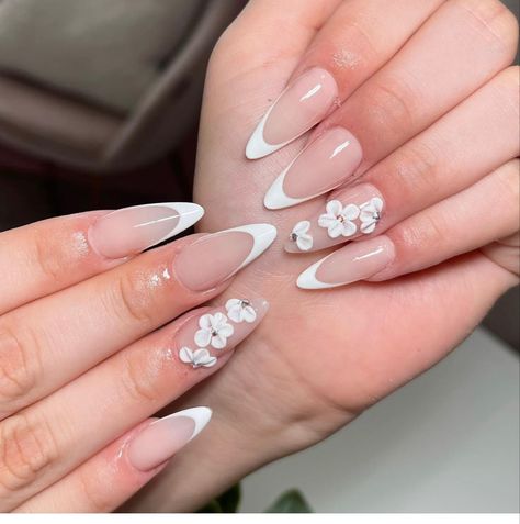 White 3d Flower Nails, Almond Nail Design Ideas, Almond Nails White, White Almond Nails, 3d Flower Nails, Blush Nails, Classy Acrylic Nails, Almond Nails Designs, Nails White