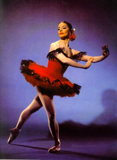 ALICIA ALONSO. BALLET. PRIMERISIMA. Jose Marti, Famous Dancers, Margot Fonteyn, Foreign Movies, Prima Ballerina, Ballet Beauty, Ballet Poses, Ballerina Doll, Nina Simone