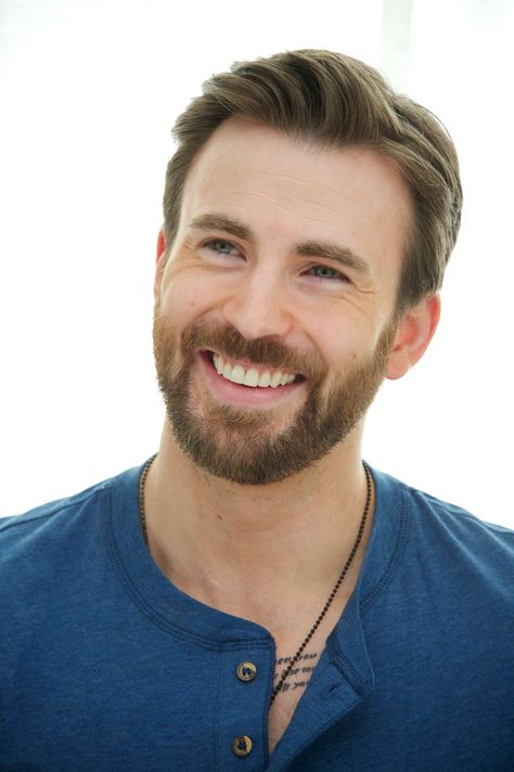 Evans Chris Evans Smile, Christopher Robert Evans, About Smile, Chris Evans Funny, Smile Images, Steve Rogers Captain America, Robert Evans, Logan Lerman, Chris Evans Captain America